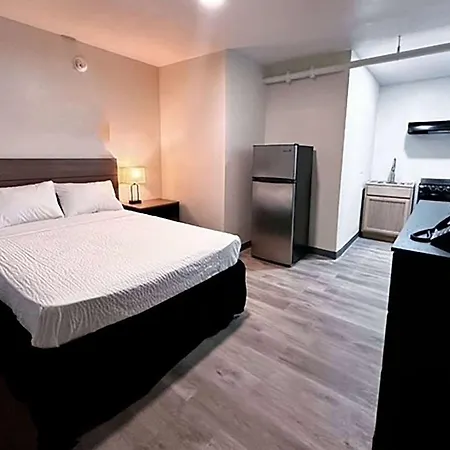 Studio City Suites, A Travelodge By Wyndham